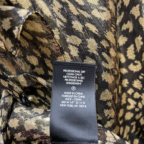 Alice + Olivia Elliot Gold Ruffle Blouse Large NWT - Picture 10 of 10